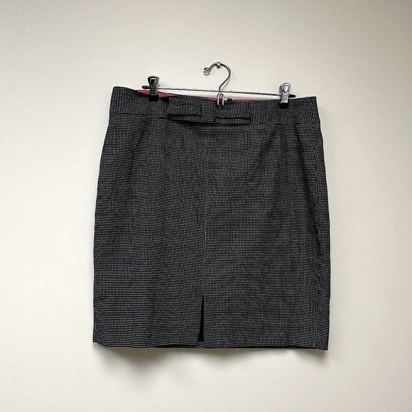 Banana Republic Mini Skirt - Picture 1 of 8